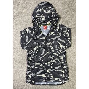 Nike Women's Windrunner‎ Jacket Camo Track and Field Hooded Size Medium 687611